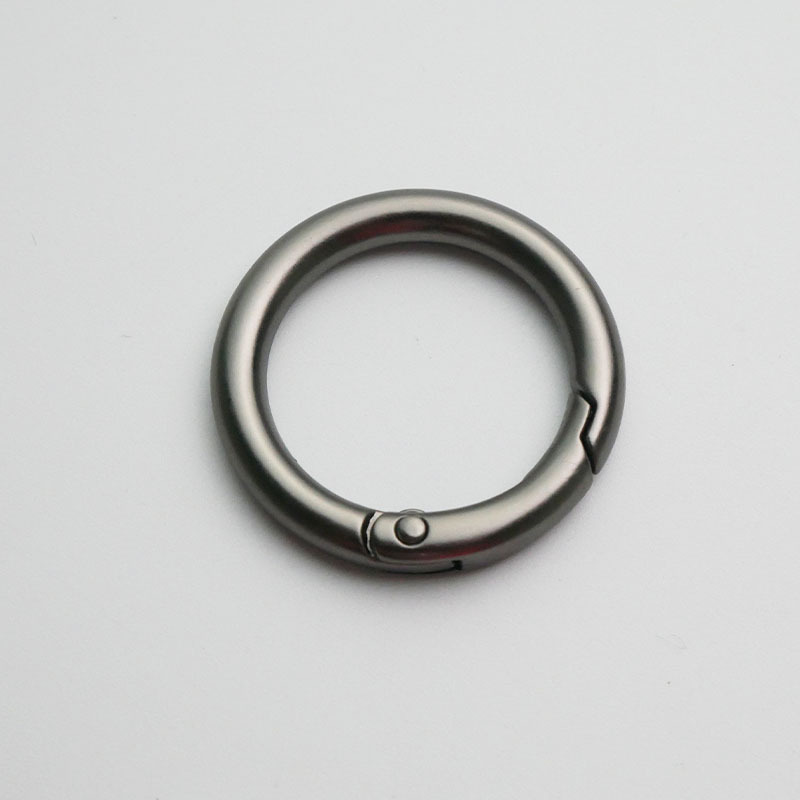 Akcesoria Brelok do kluczy ze  – Circle Round Bag recenzja i cena