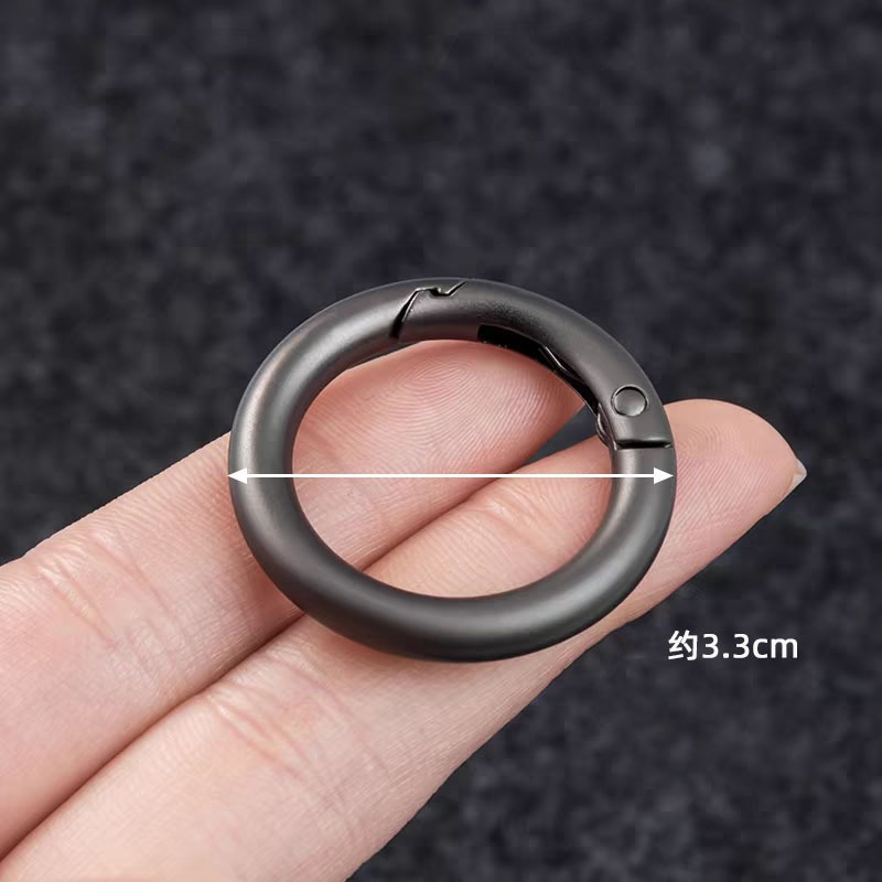 Akcesoria Brelok do kluczy ze  – Circle Round Bag recenzja i cena