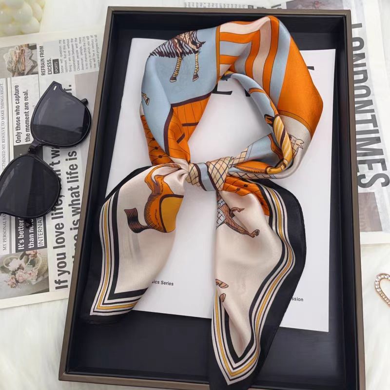 Luksusowa apaszka kwadratowa z – Women'S Bags Holiday recenzja i cena